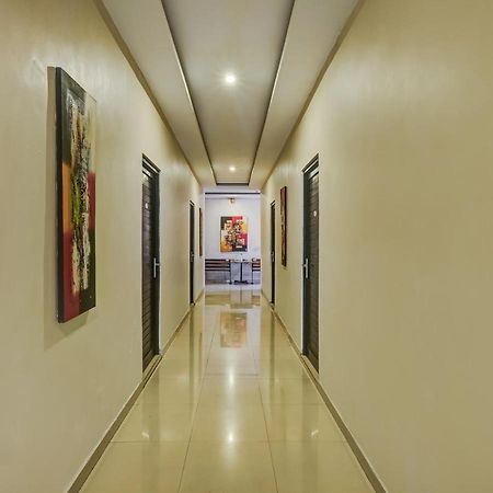 Oyo 90986 Hotel Srikandi Adisucipto Kalasan Экстерьер фото