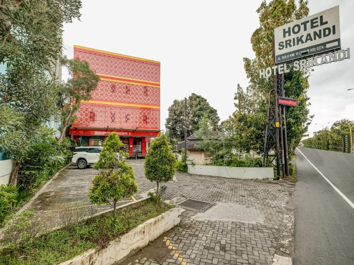 Oyo 90986 Hotel Srikandi Adisucipto Kalasan Экстерьер фото