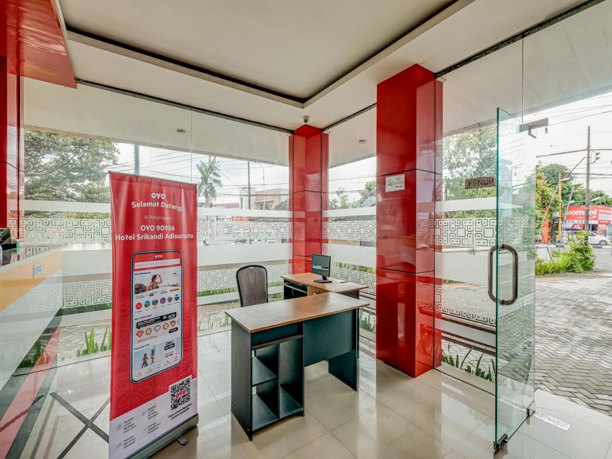 Oyo 90986 Hotel Srikandi Adisucipto Kalasan Экстерьер фото